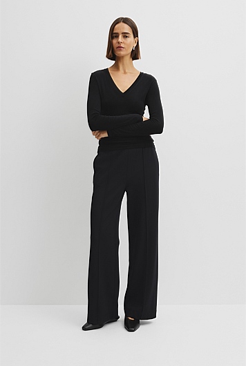 Cupro Rib V-Neck Neck Top