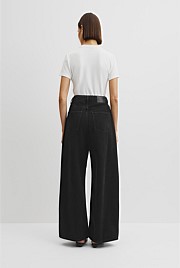 Curved Wide Leg Jean