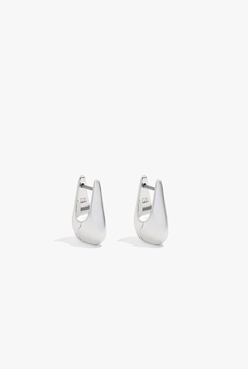 Tobi Mini Huggie Earring