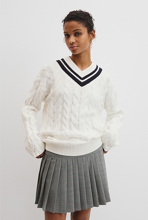 V-Neck Cable Knit V-Neck Cable Knit