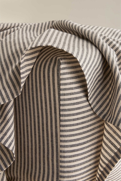 Brae Australian Cotton Stripe Queen Fitted Sheet Brae Australian Cotton Stripe Queen Fitted Sheet