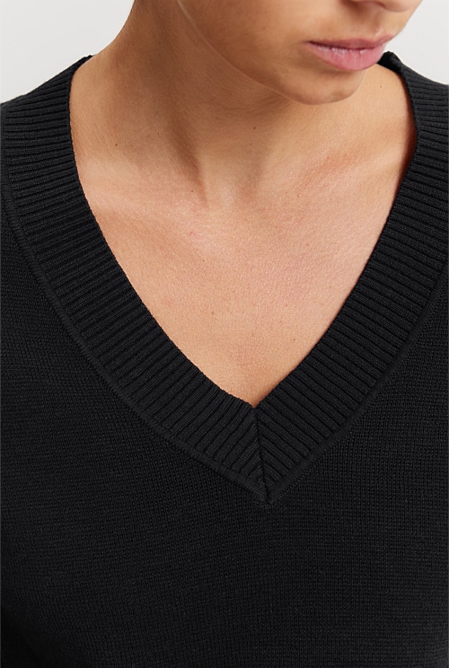 Organically Grown Cotton Linen V-Neck Knit