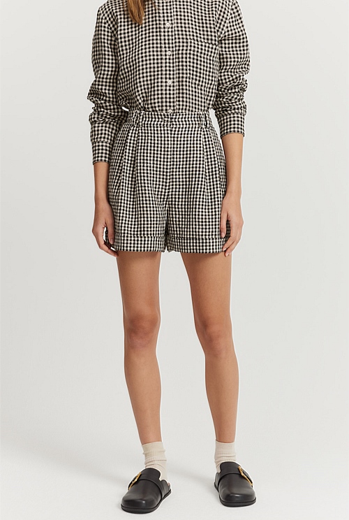 Organically Grown Linen Check Tuck Front Short