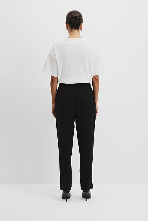 Pleated Tapered Pant