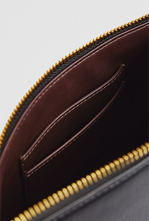 CR Essential Pouch