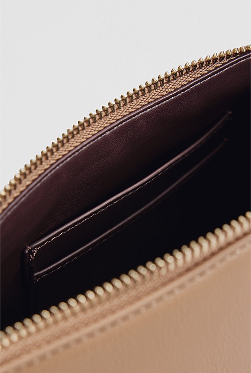 CR Essential Pouch