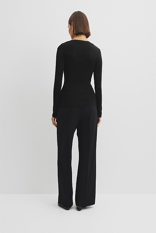 Cupro Rib V-Neck Neck Top