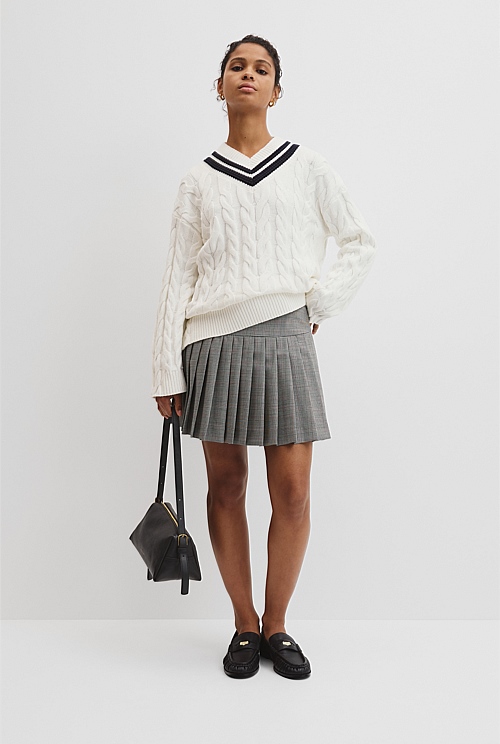 V-Neck Cable Knit V-Neck Cable Knit