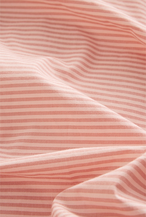Brae Australian Cotton Stripe Queen Fitted Sheet Brae Australian Cotton Stripe Queen Fitted Sheet