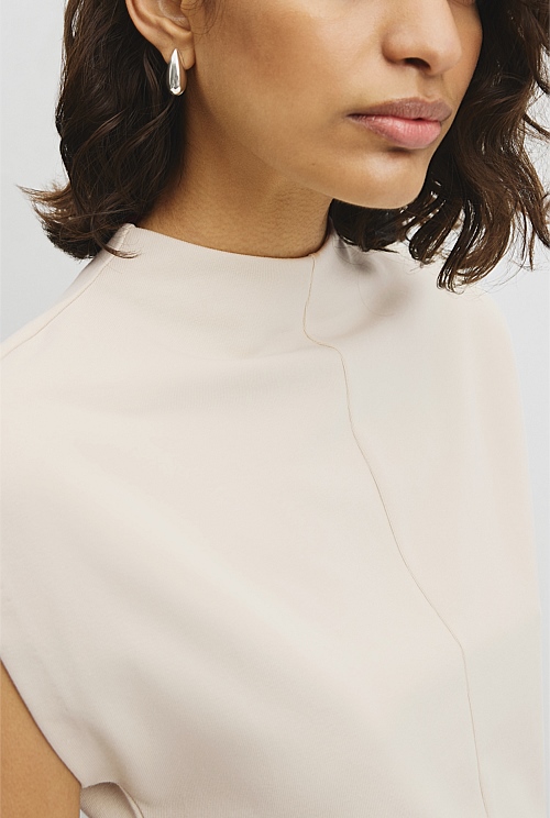 Extend Shoulder Top Extend Shoulder Top