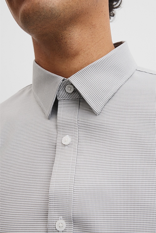 Slim Micro Houndstooth Travel Shirt Slim Micro Houndstooth Travel Shirt