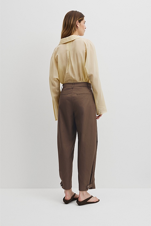 Tapered Barrel Pant