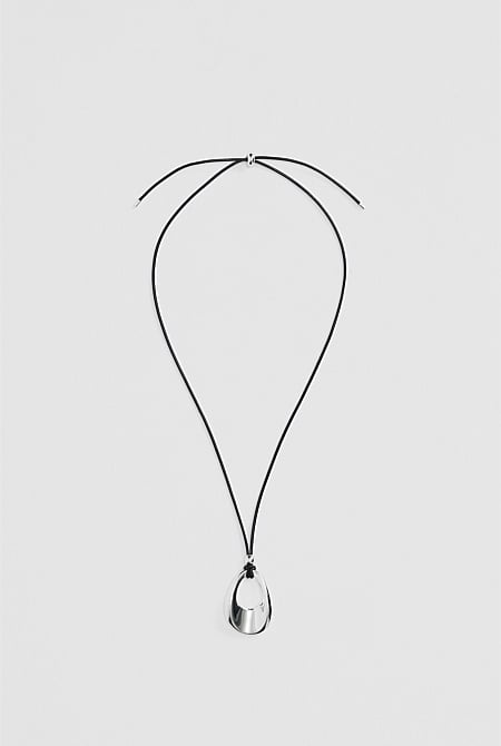 Pia Necklace