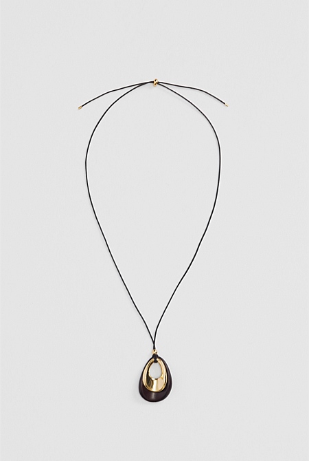 Pia Pendant Necklace