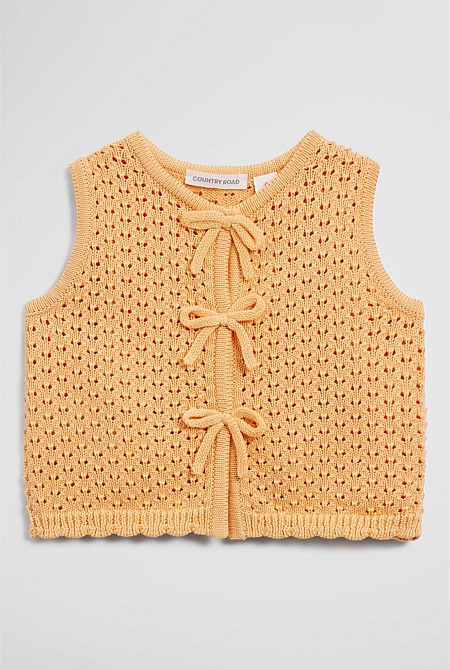 Sleeveless Scallop Knit Top