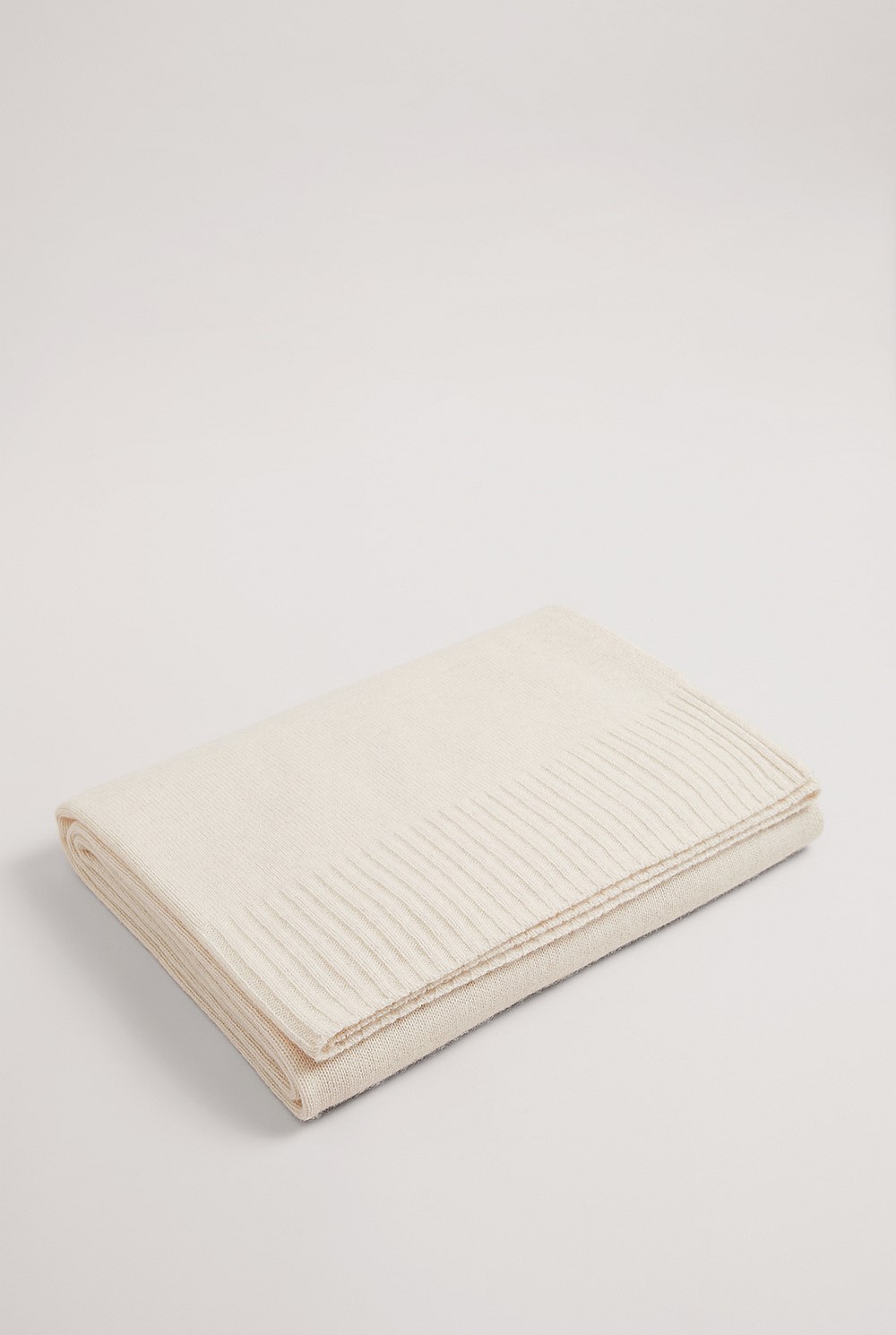 Responsible Cashmere Simm Throw