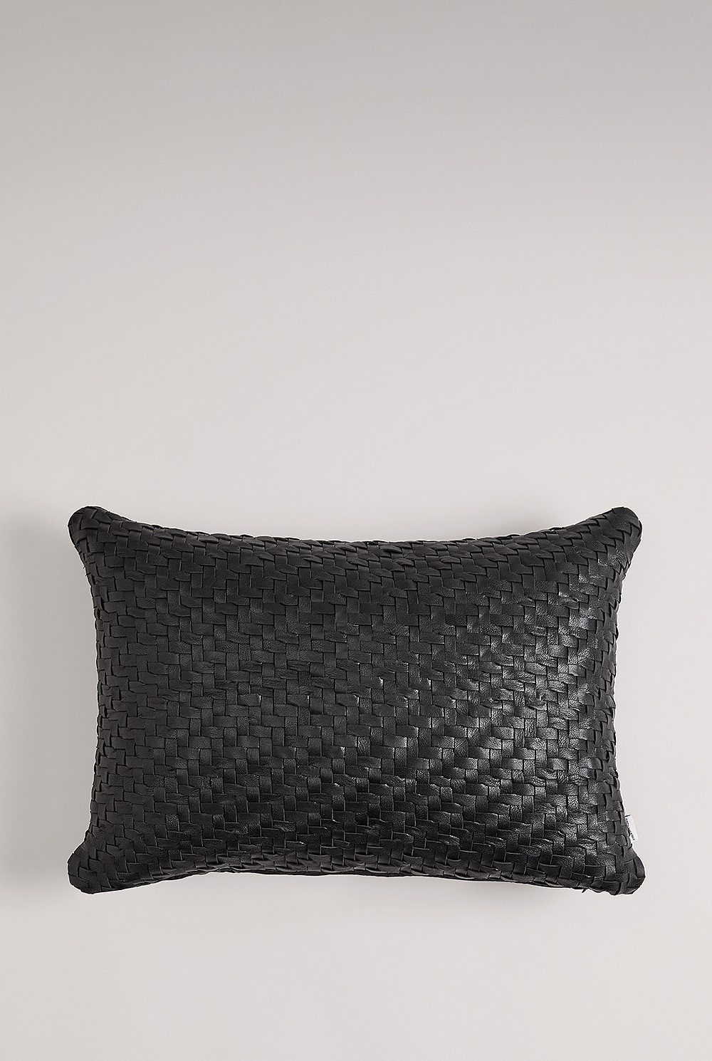Elliott 35x50 Leather Cushion