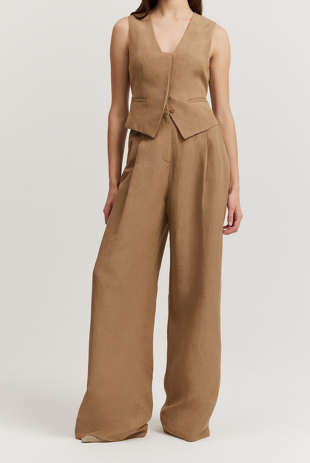 Textured Pleat Pant