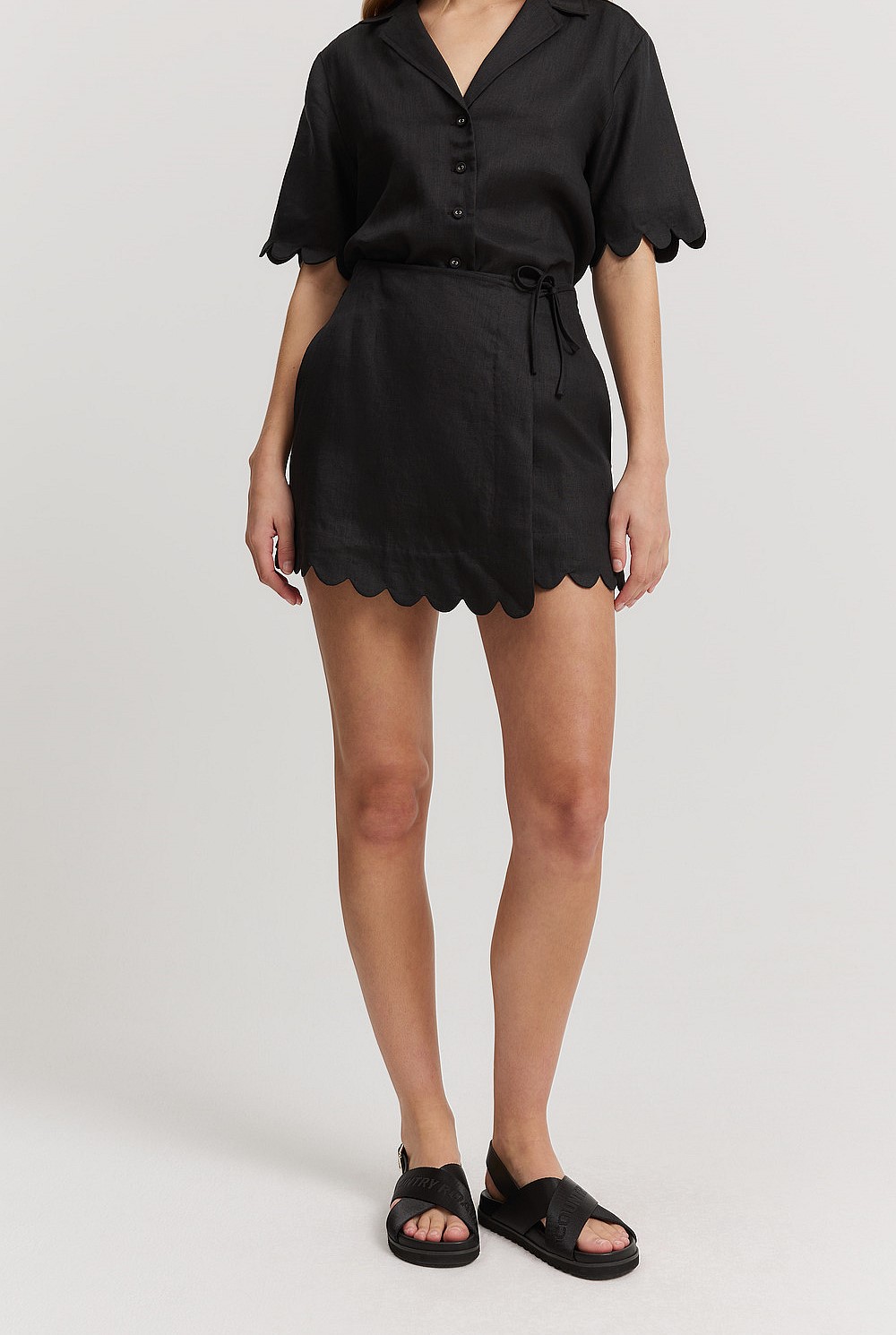 Organically Grown Linen Scallop Detail Skort