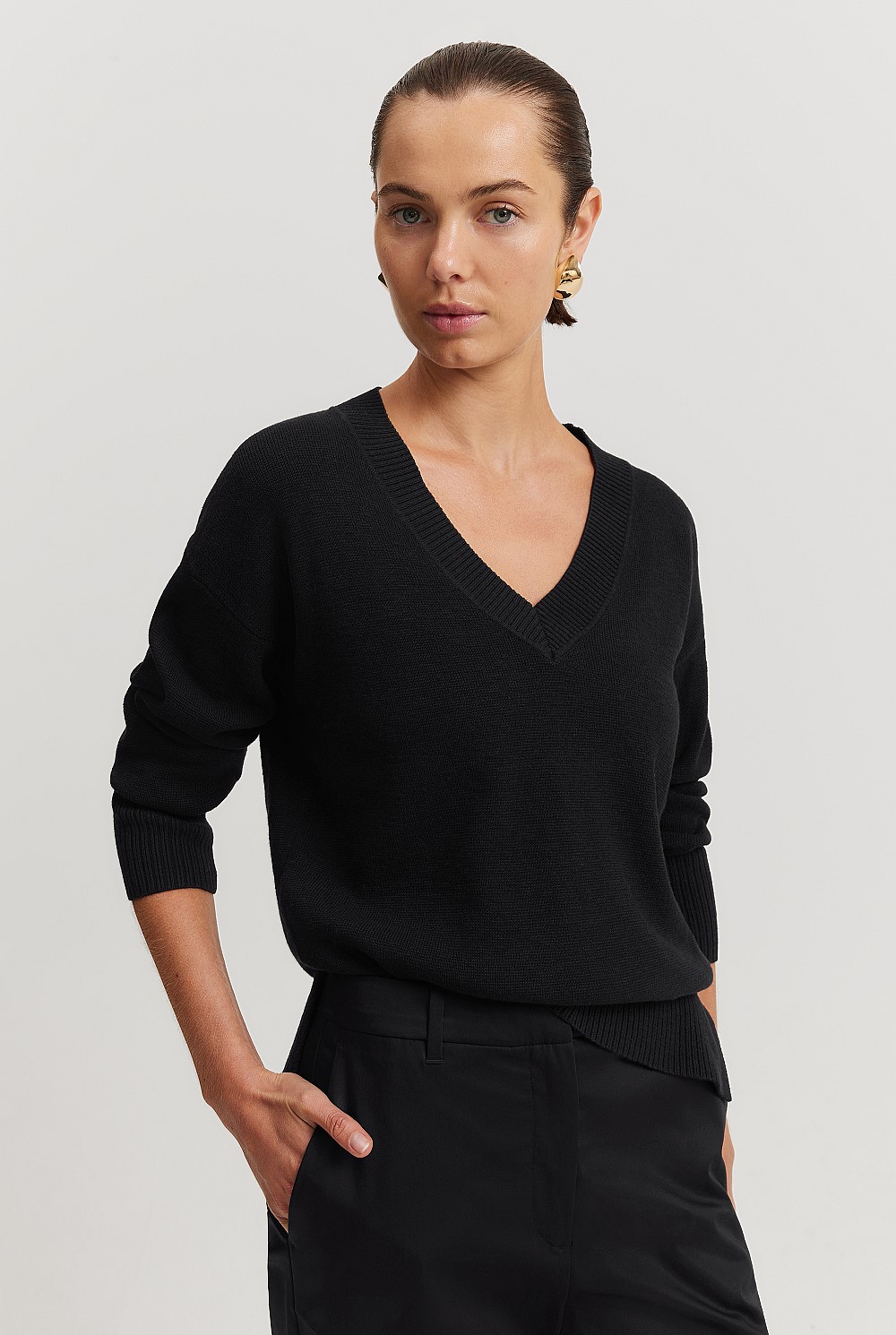 Organically Grown Cotton Linen V-Neck Knit