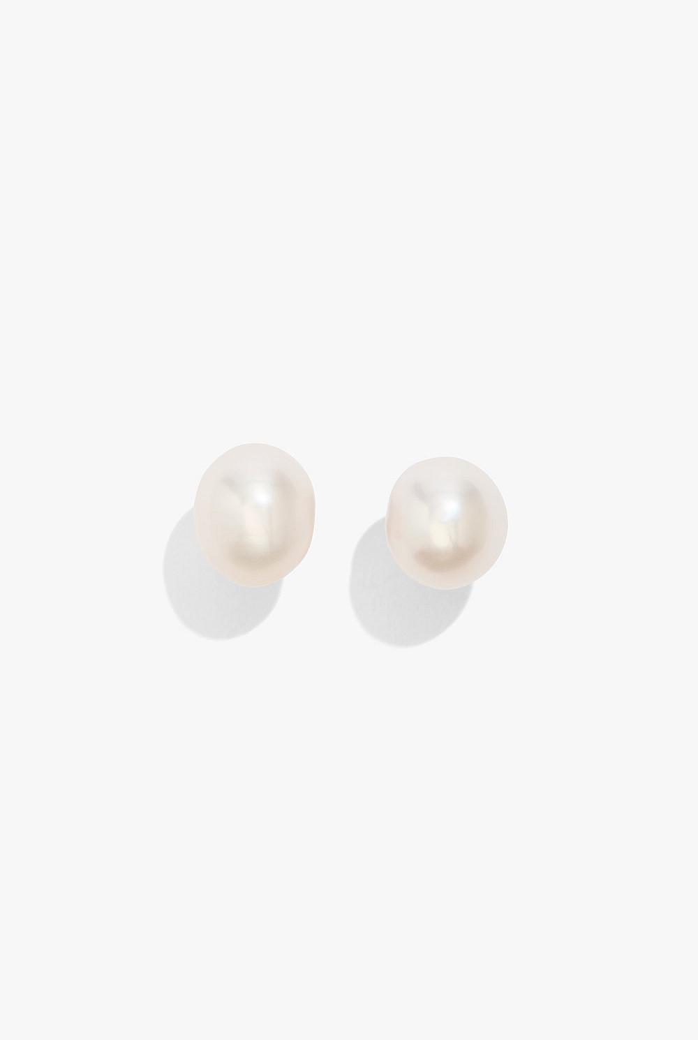 Small Freshwater Stud Earring