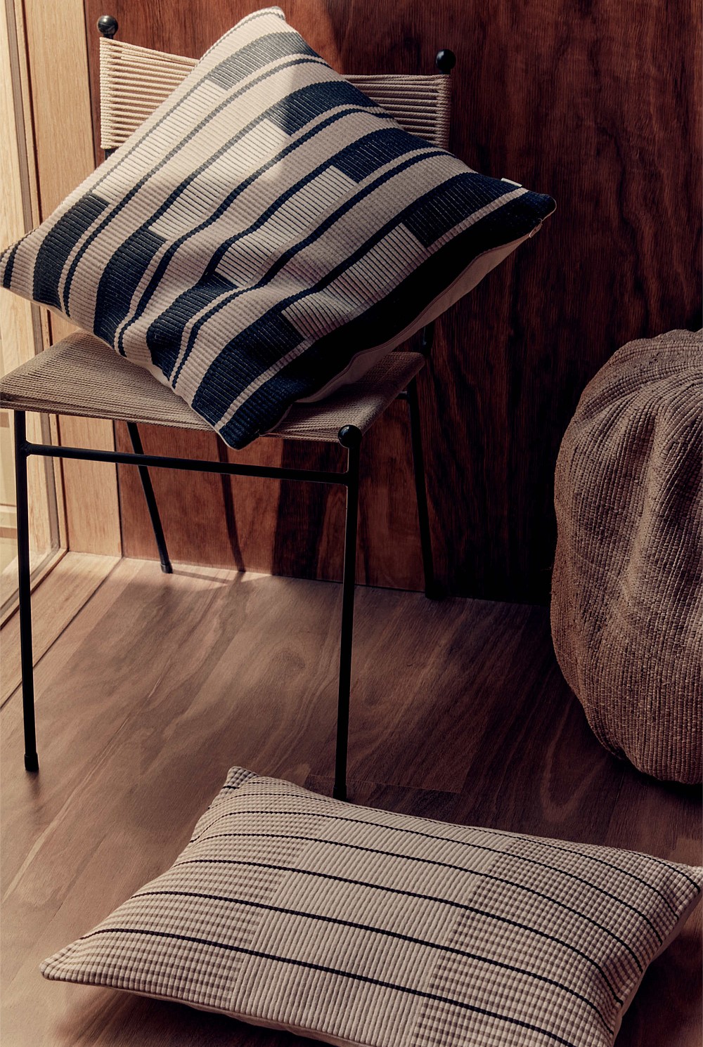 Ezra 60x60 Cushion