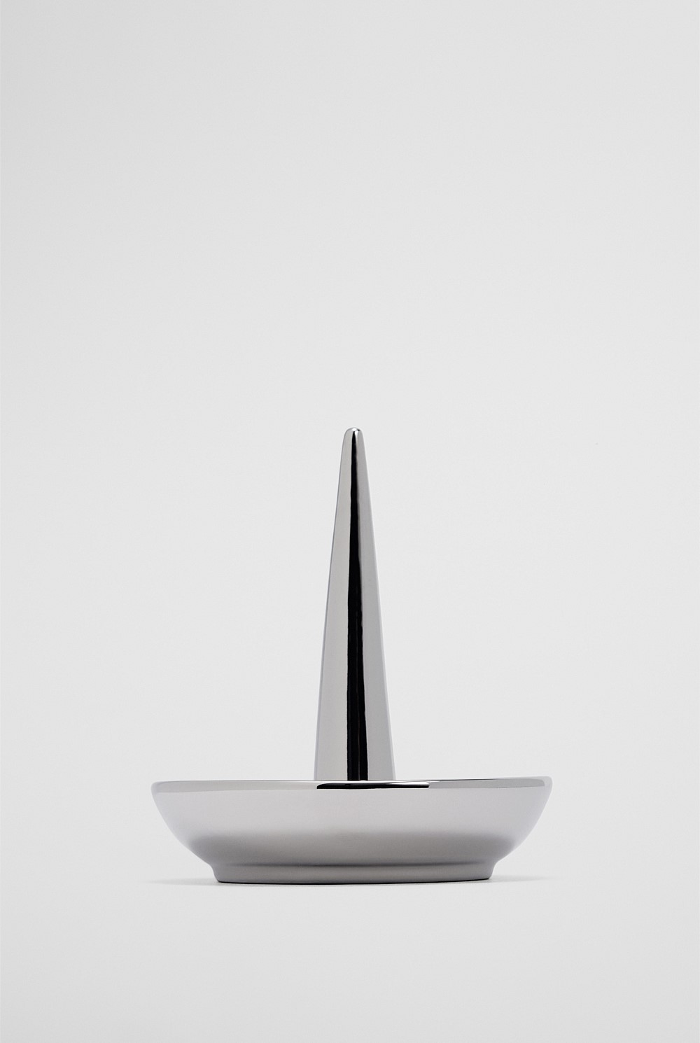 Lucinda Ring Stand