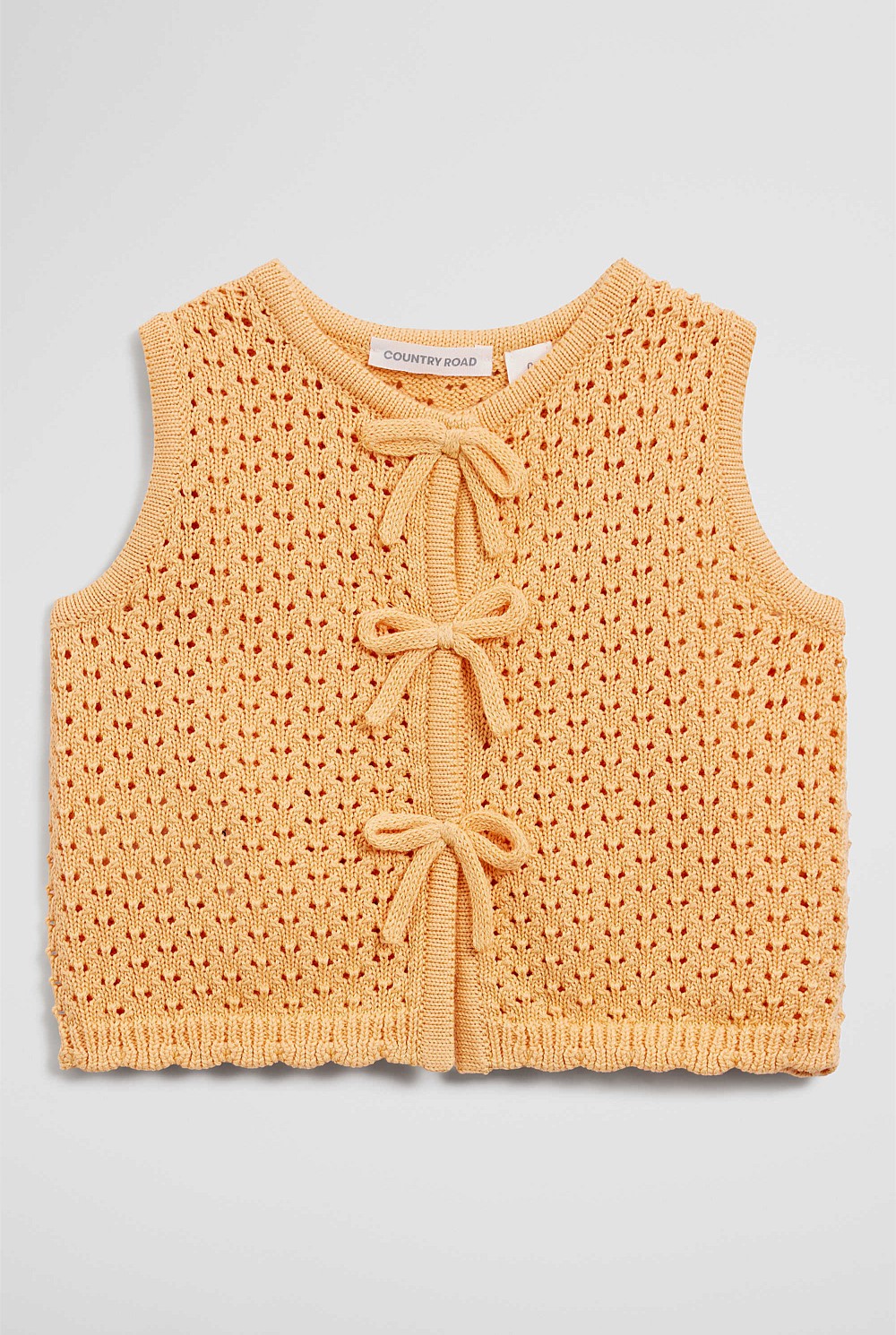 Sleeveless Scallop Knit Top