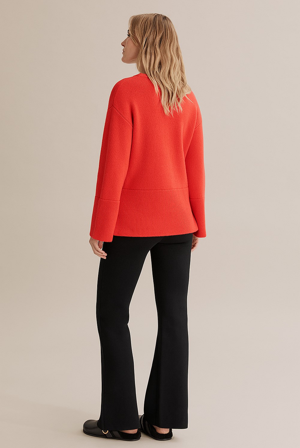 Crew Neck Rib Detail Knit