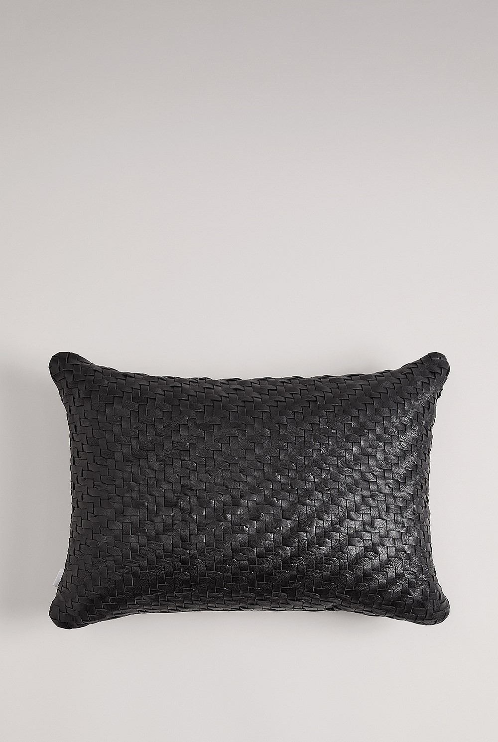 Elliott 35x50 Leather Cushion