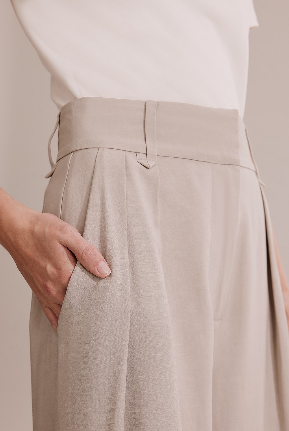 Pleat Detail Pant