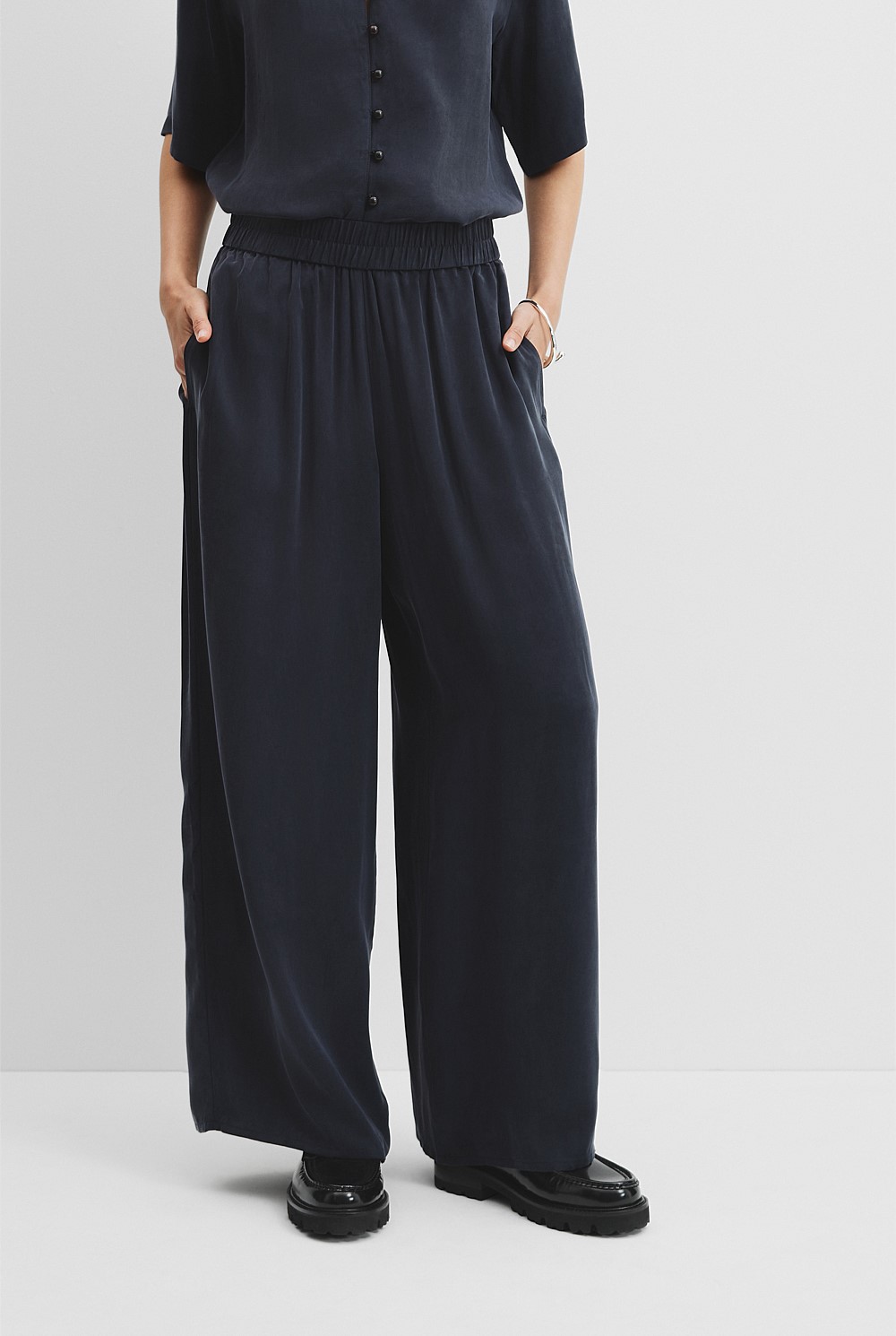 Pull-On Cupro Pant