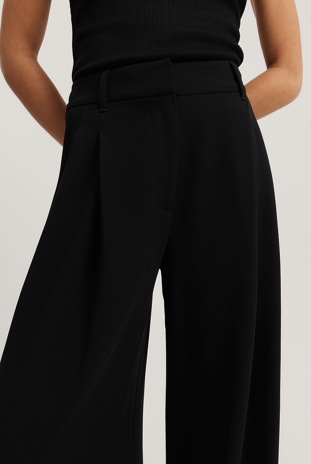 Soft Pleat Pant