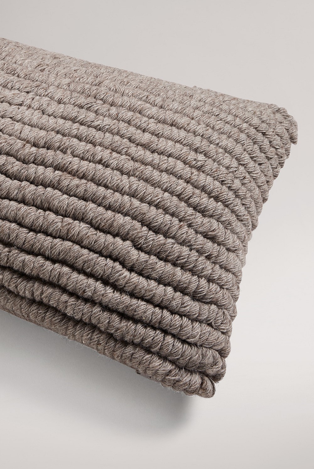 Momo 35x60 Wool Cushion