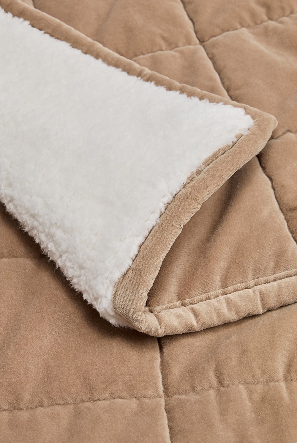 Sarra Velvet Throw