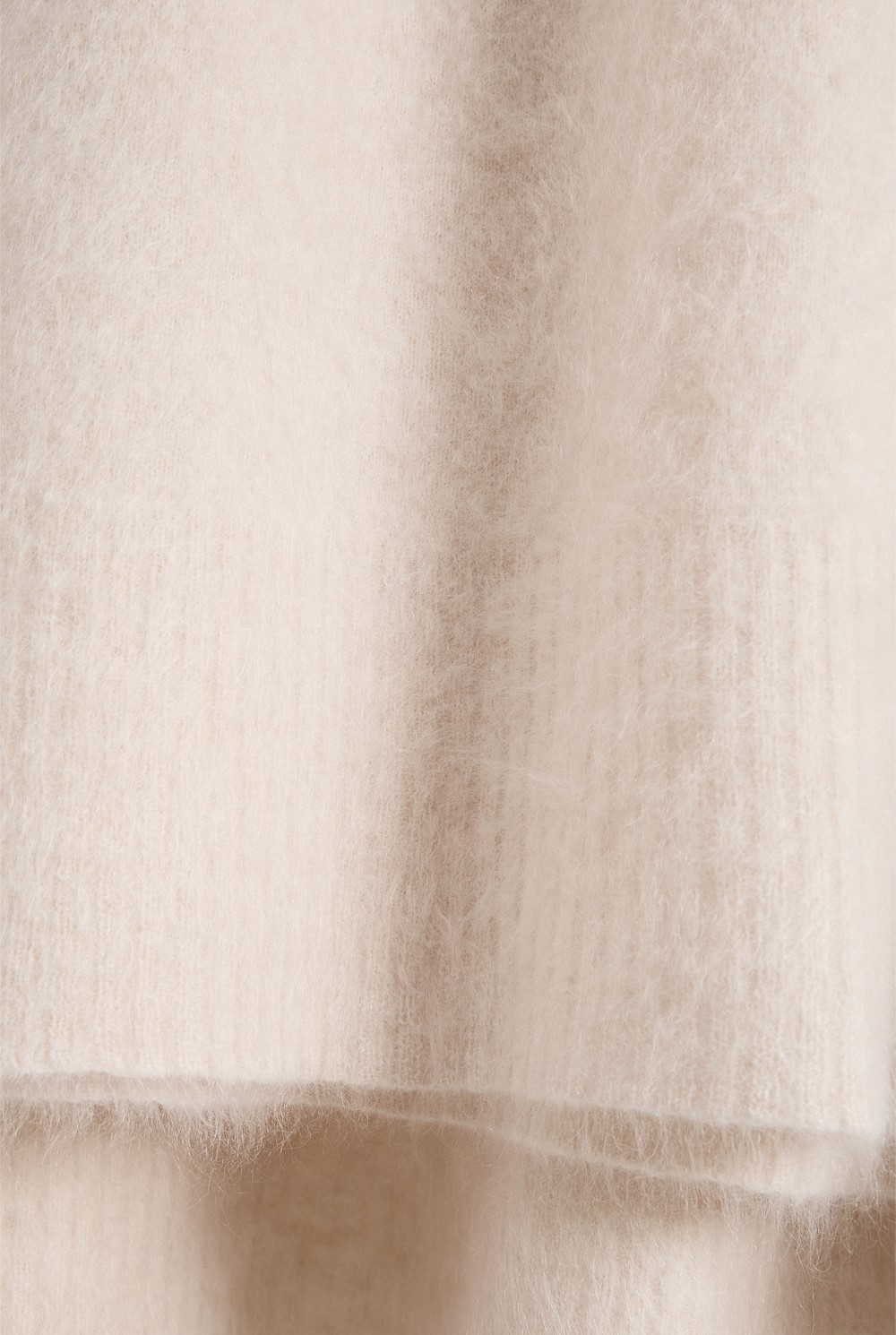 GCS-certified Cashmere Brushed Throw