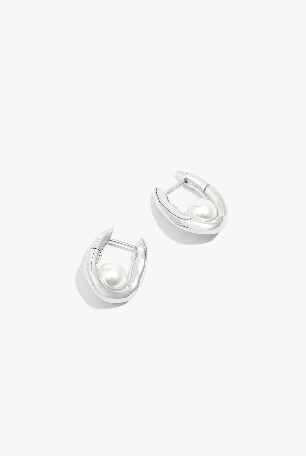 Bonnie Pearl Hoop Earring