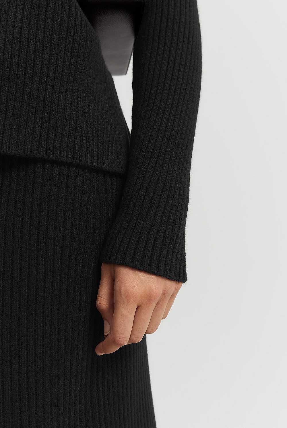 Cotton Cashmere Blend Crew Neck Rib Knit