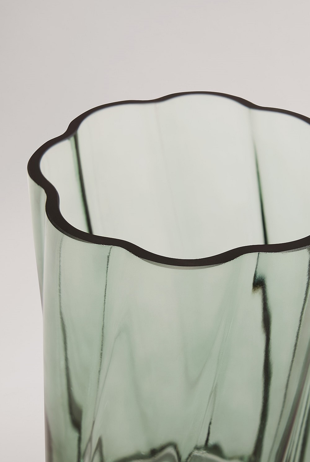 Ernis Small Glass Vase