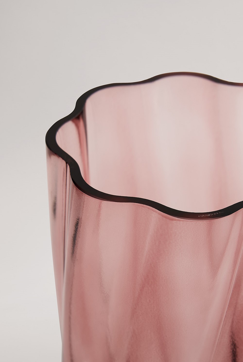 Ernis Medium Glass Vase