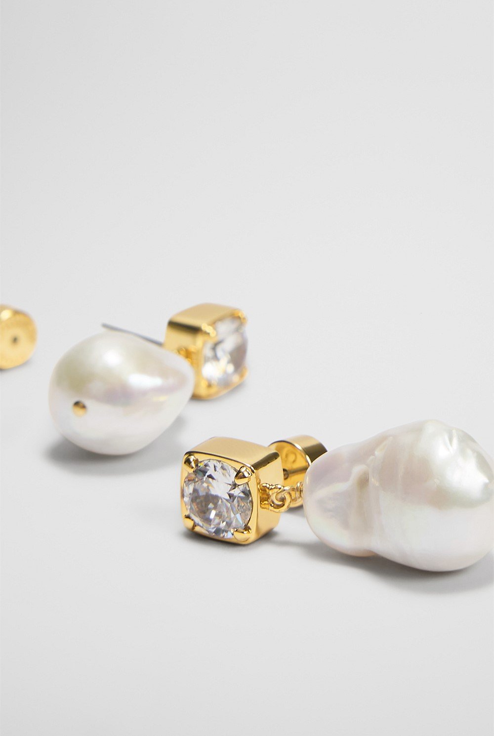 Crystal Pearl Drop Earring