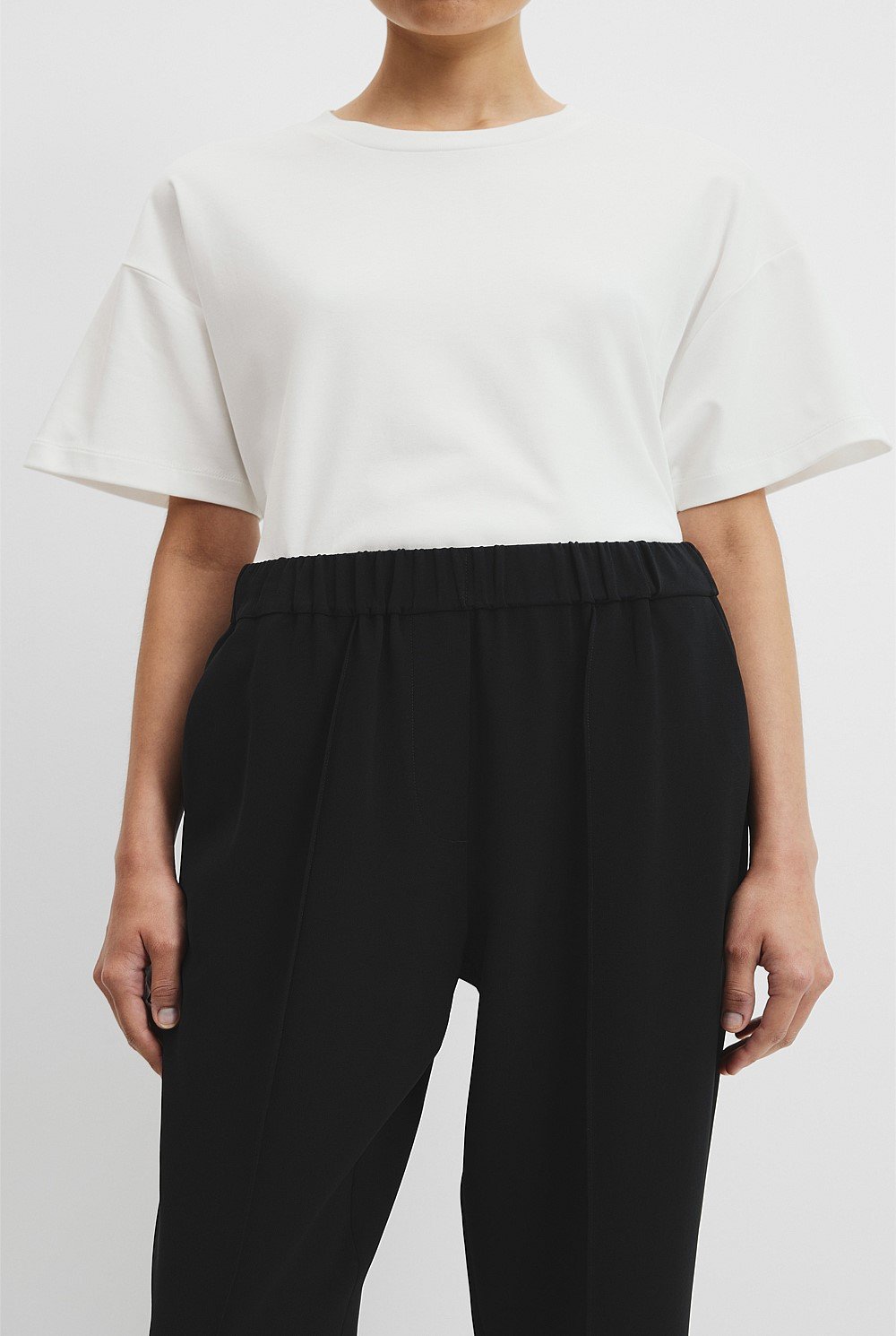 Pleated Tapered Pant