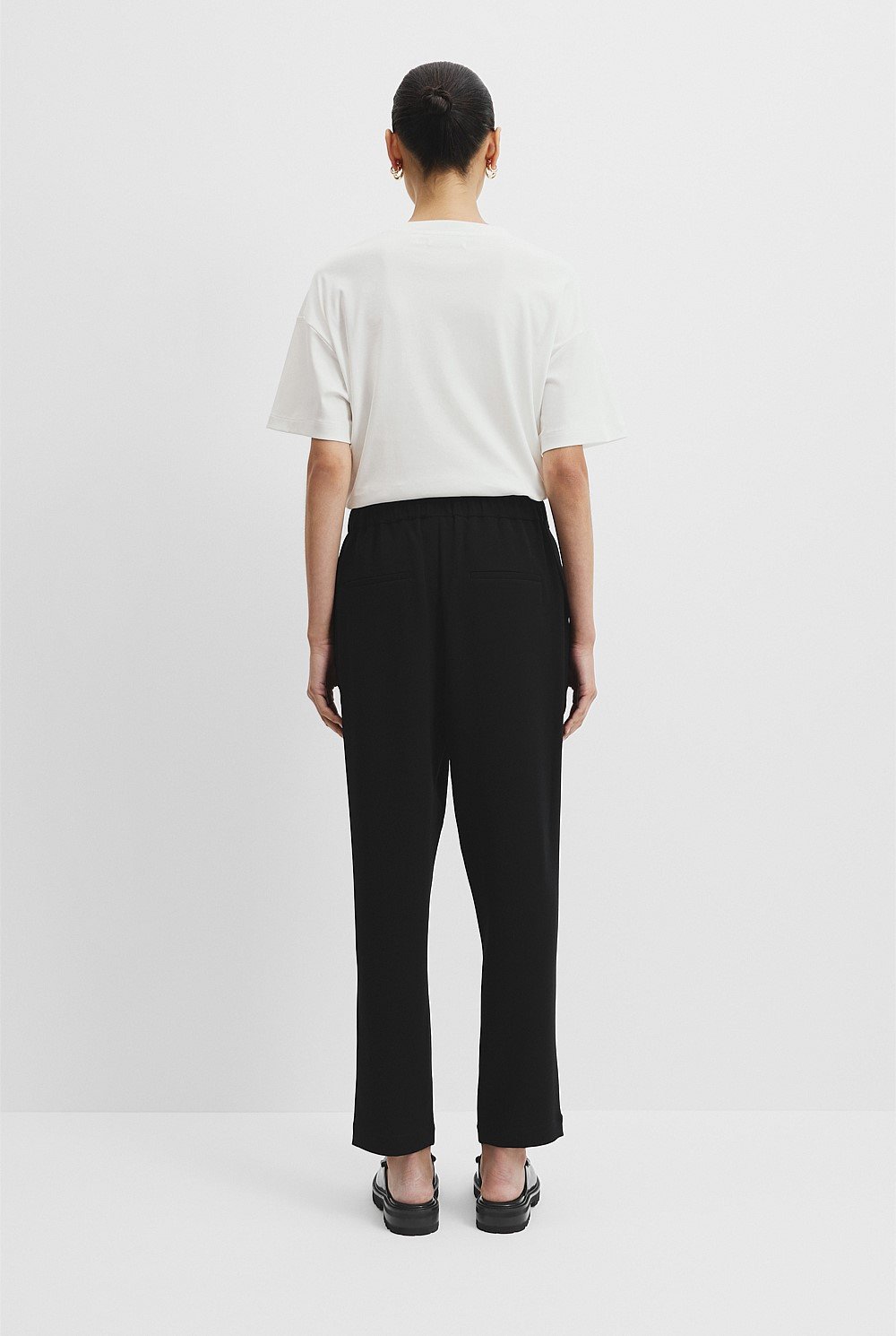 Pleated Tapered Pant