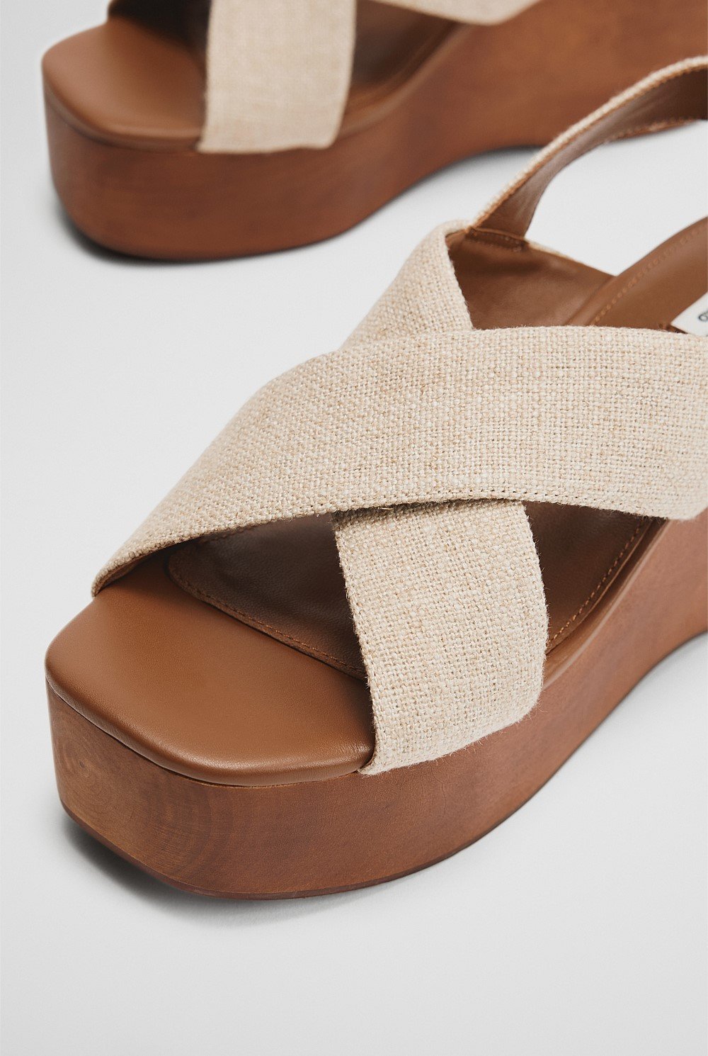 Serena Wedge