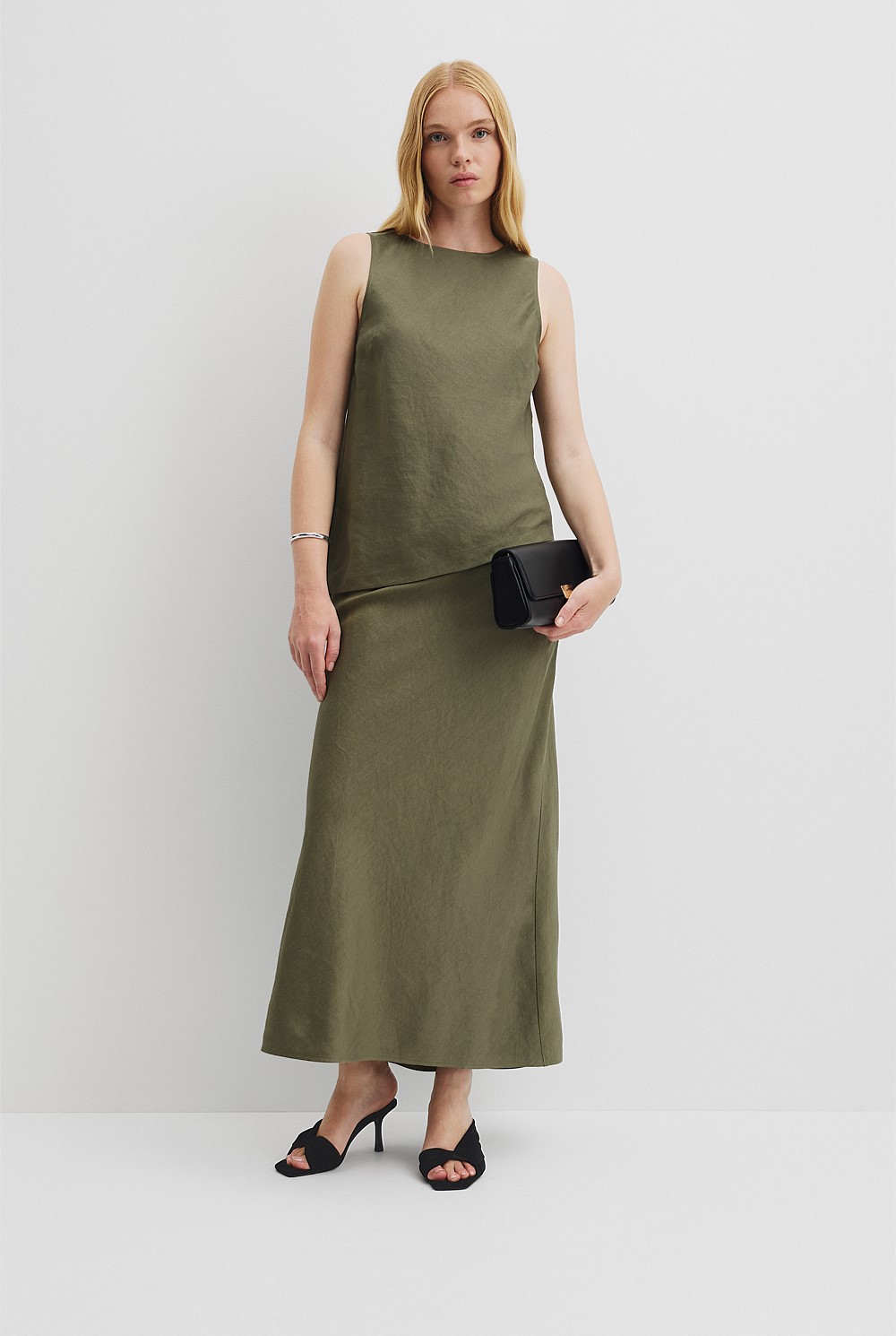 Asymmetric Tank