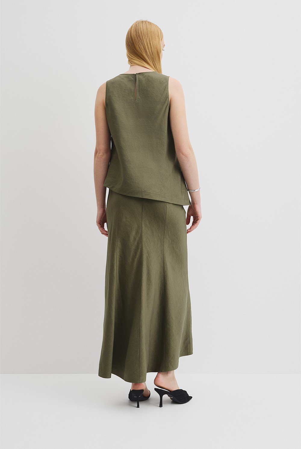 Asymmetric Tank