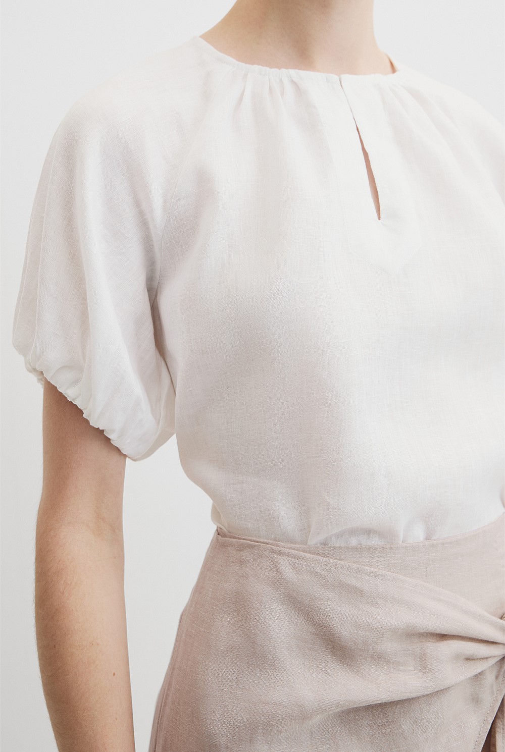 Organically Grown Linen Puff Sleeve Top