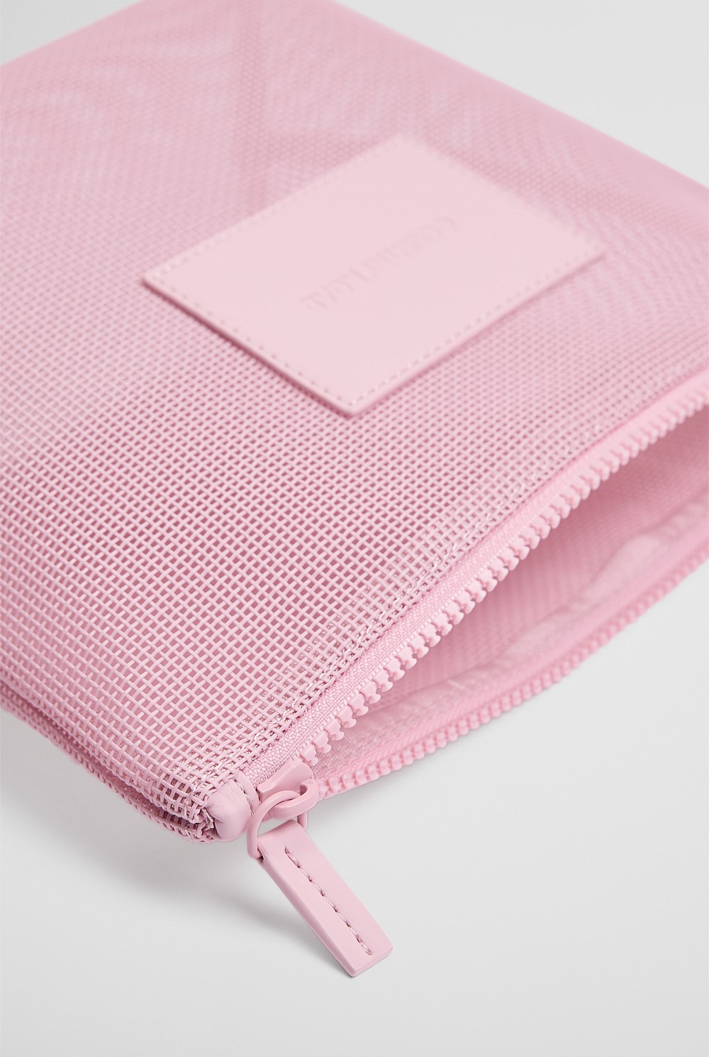 Mesh Tri Cosmetic Case