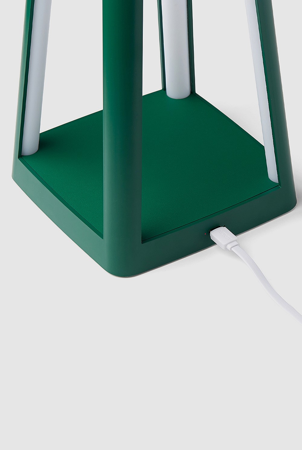 Lantern Portable Lamp With Built-in Wireless Charger - Green