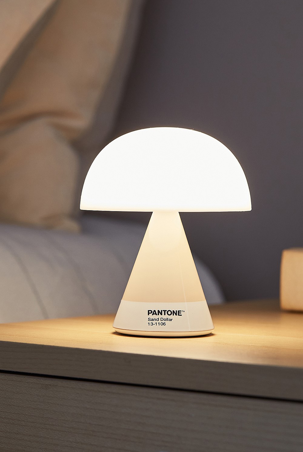 Mina M Medium Portable Led Lamp Pantone - Sand